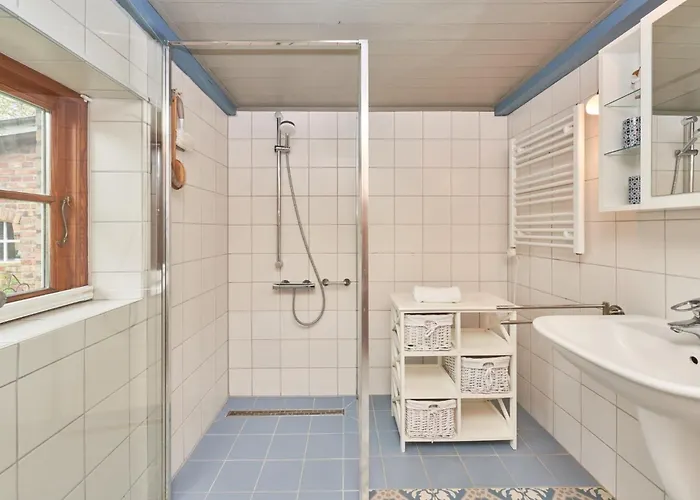 Reetdachhaus Silvi 度假居 *