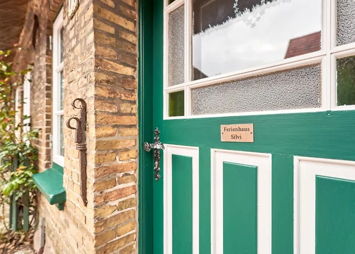 Reetdachhaus Silvi 度假居